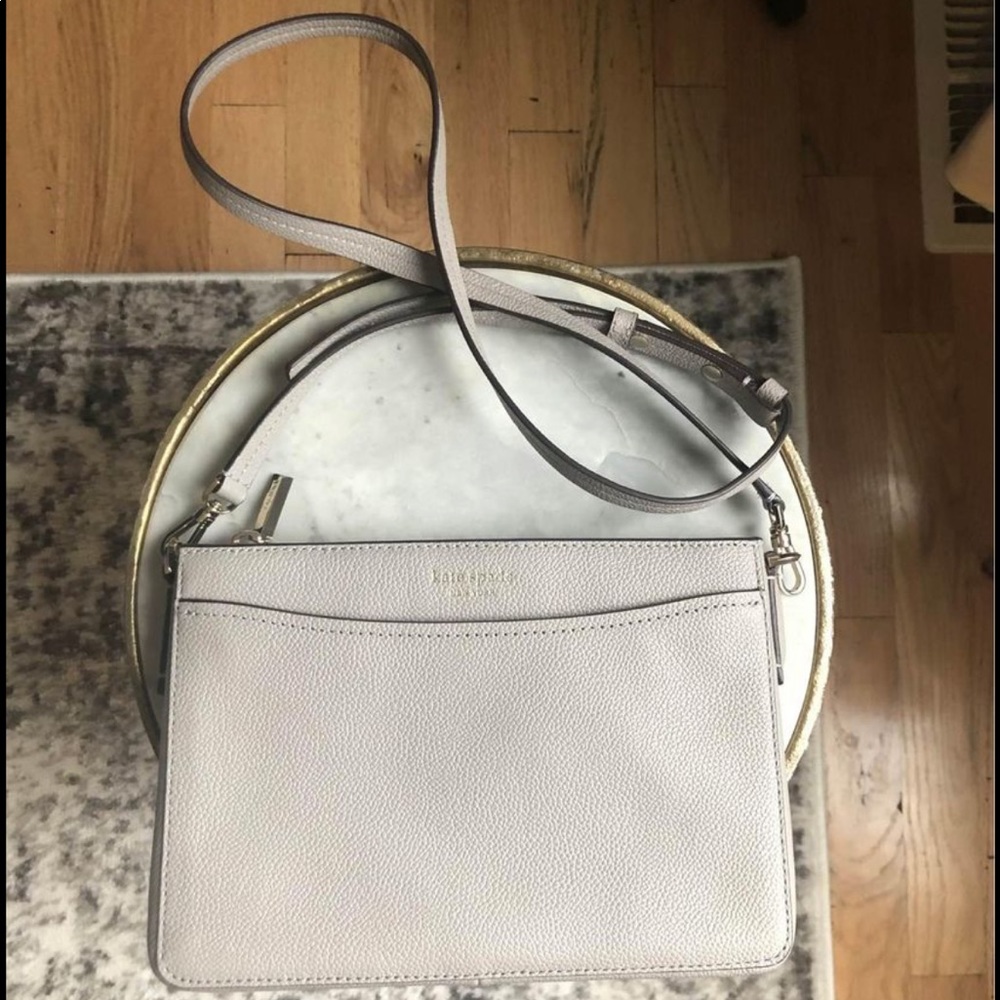 Kate Spade Margaux Convertible Crossbody Light Gray Leather Bag

PXRUA219